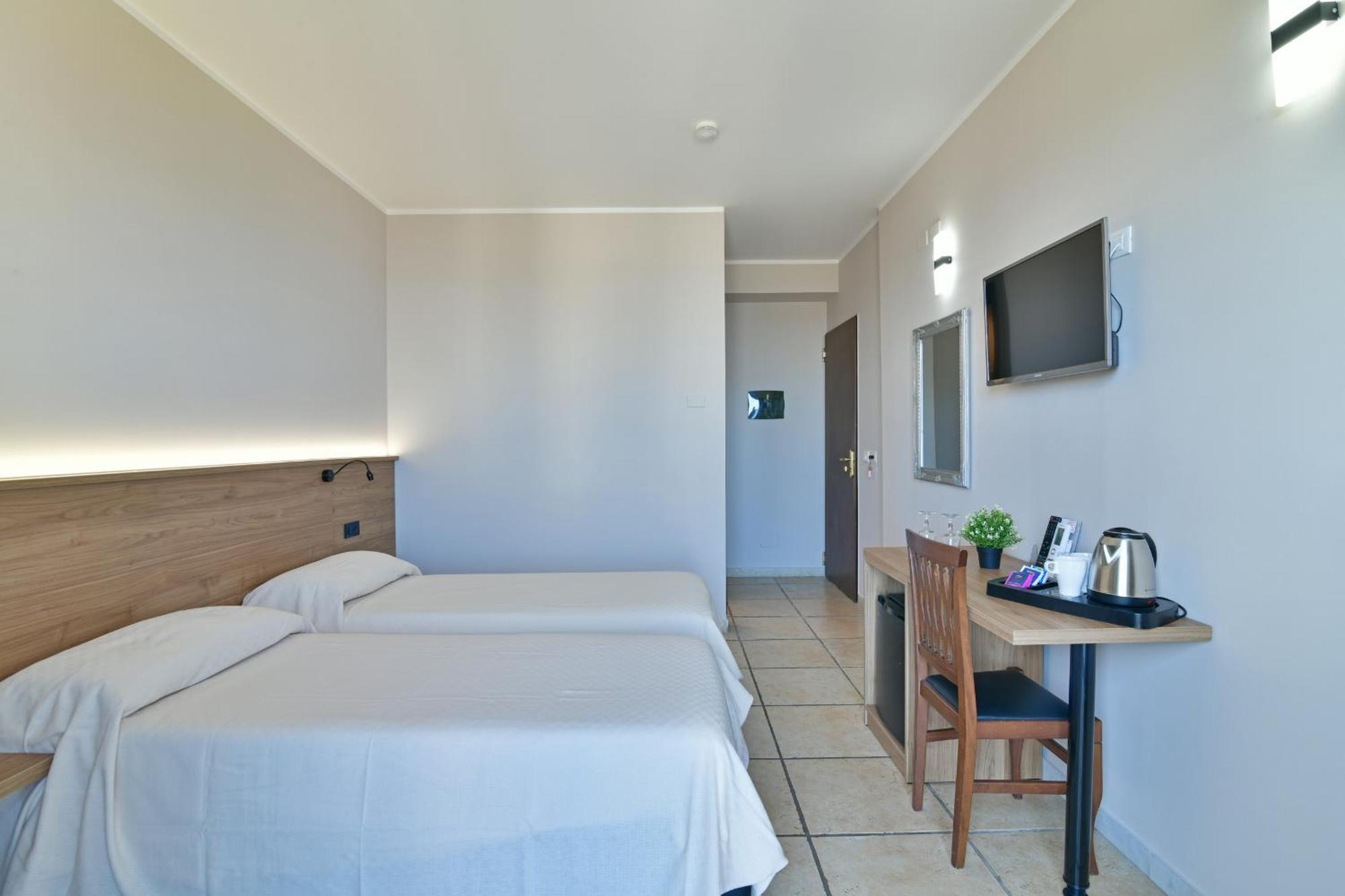 Hotel & Apartments Villa Linda Giardini Naxos Dış mekan fotoğraf