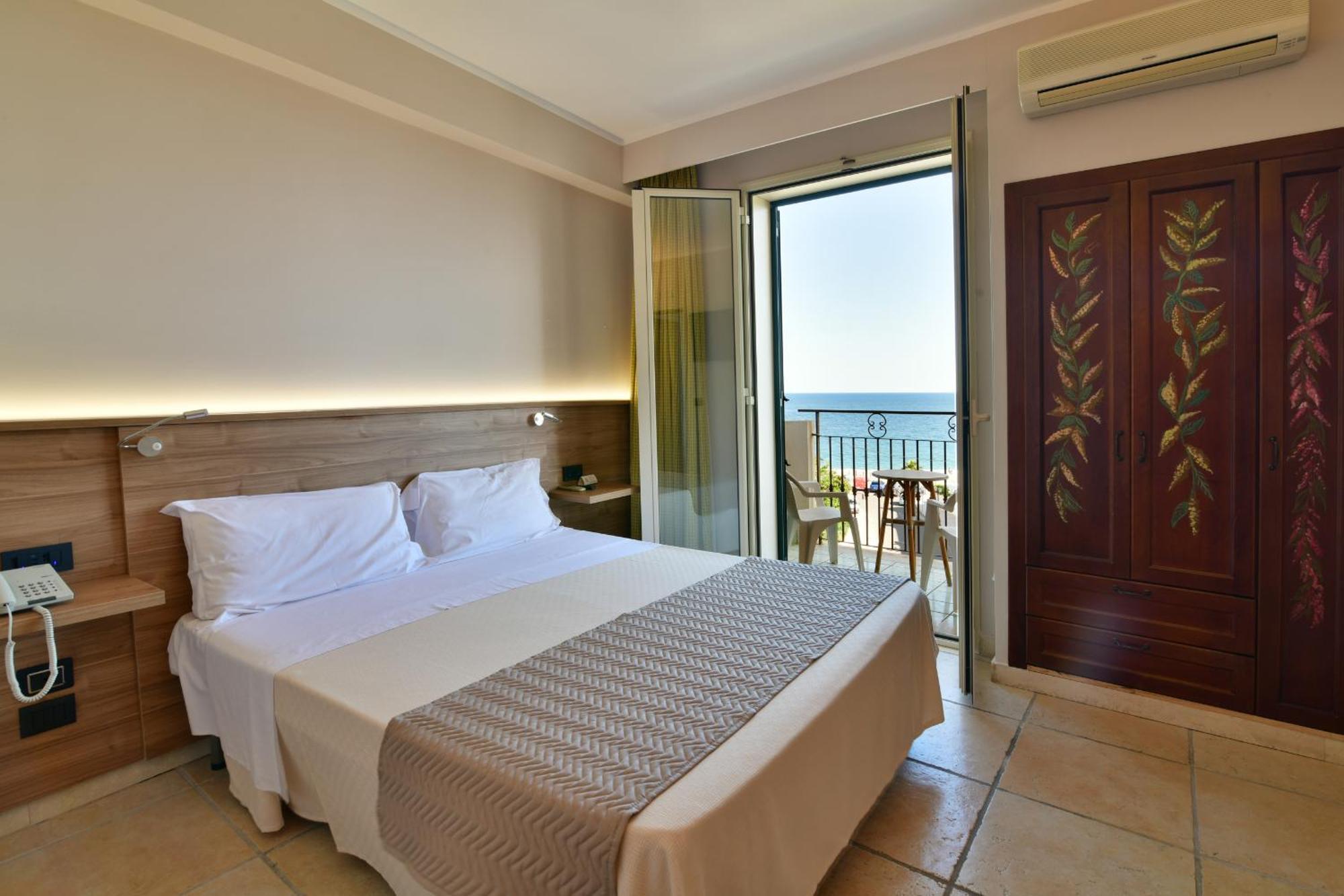 Hotel & Apartments Villa Linda Giardini Naxos Dış mekan fotoğraf