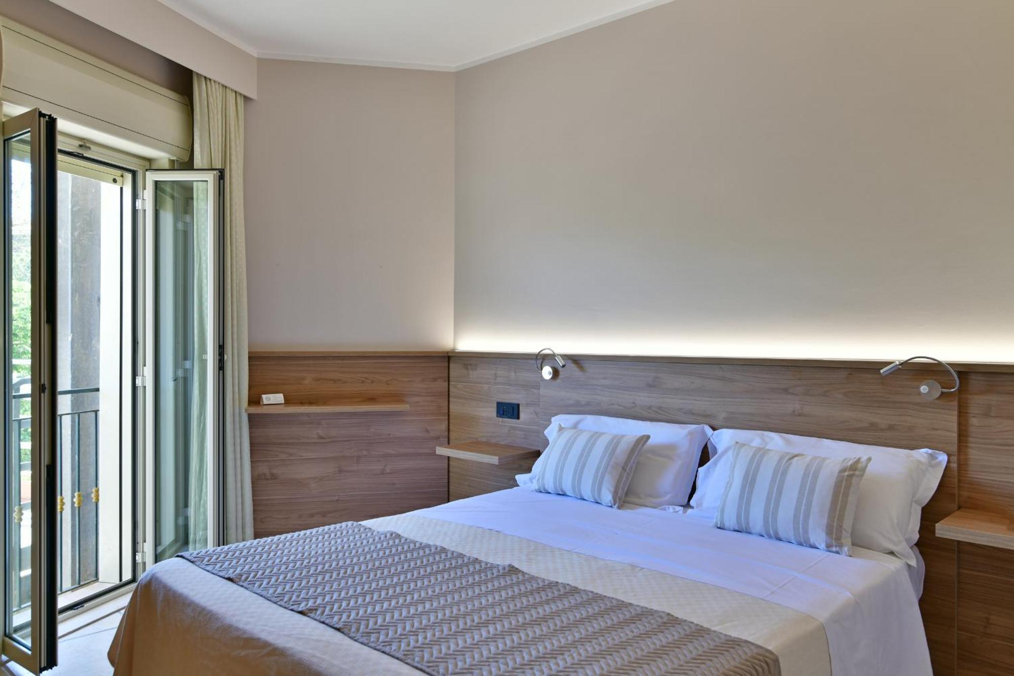 Hotel & Apartments Villa Linda Giardini Naxos Dış mekan fotoğraf