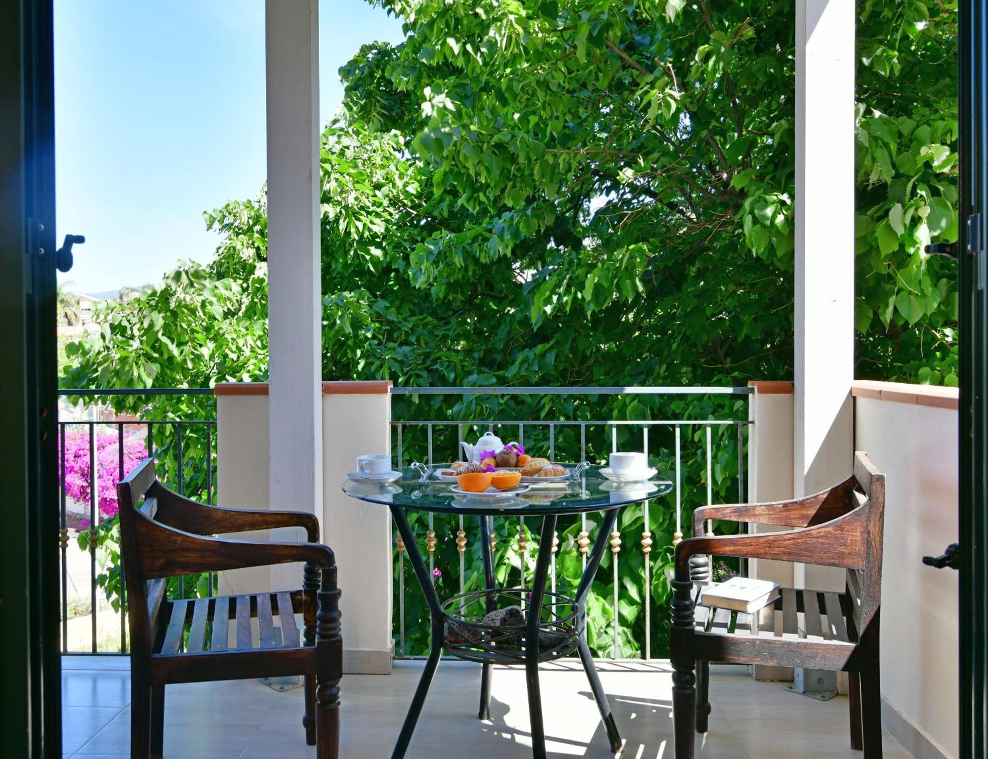 Hotel & Apartments Villa Linda Giardini Naxos Dış mekan fotoğraf